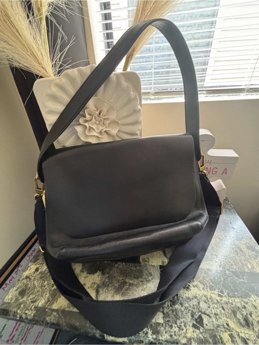 Fossil Black Leather Shoulder Bag with Adjustable Strap